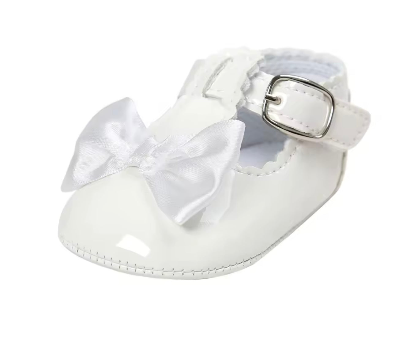 White bow shoes